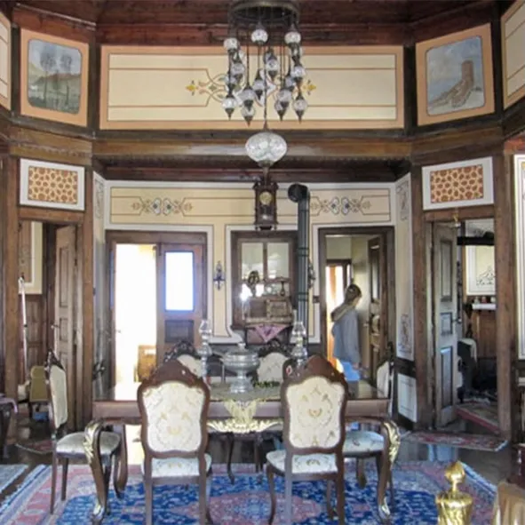 Taraklı evleri Sofa görünümü (Kadirler Konağı restorasyon sonrası Sofa görünümüne aittir). Görsel kaynak: Pinatolia